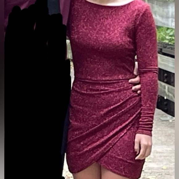 Red sparkling dress, worn once with little to no damage - Picture 5 of 5